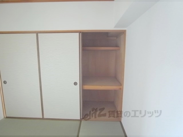 収納　和室（西側）収納