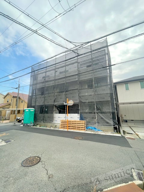 その他共有部分　ピカピカの新築建築中