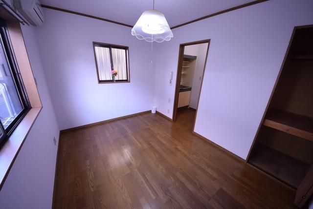 居室・リビング　角部屋２面採光　エアコン完備