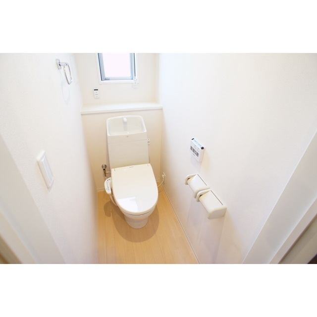 トイレ　温水洗浄便座で快適ですね