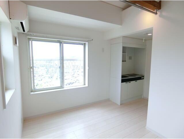 居室・リビング　使いやすい形の為、レイアウトを楽しめます♪