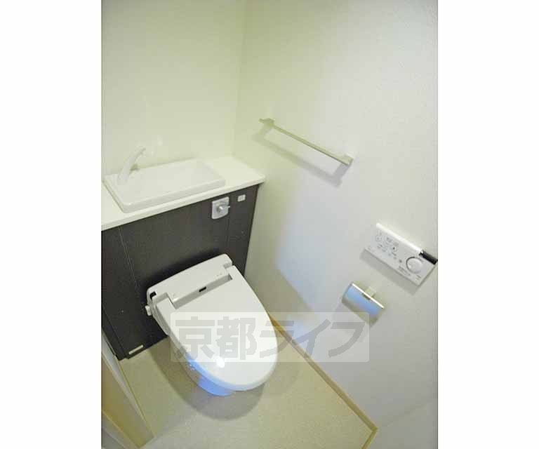 トイレ　広めのトイレです。