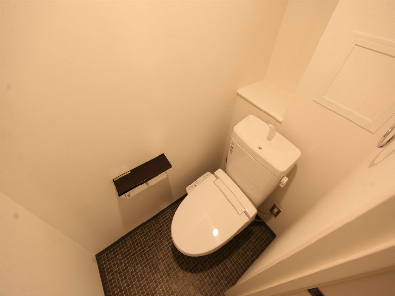 トイレ　温水洗浄便座付トイレ