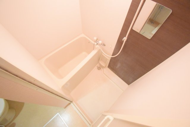 バス・シャワールーム　※別部屋参考画像です。