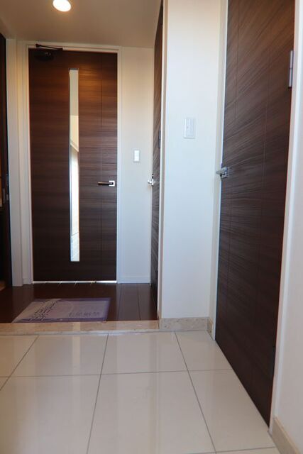 玄関　※別室の参考写真の為、現況優先です。