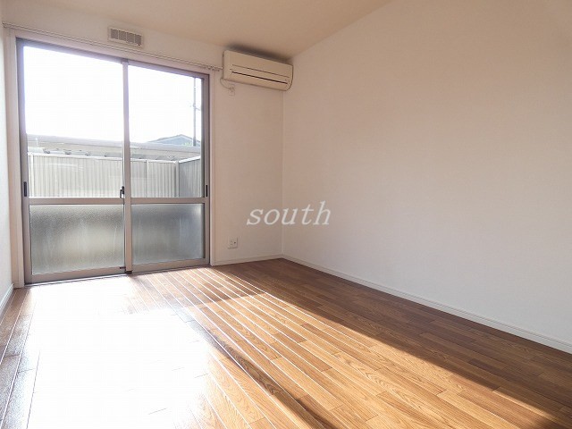 居室・リビング　洗練された清潔感漂う清楚な仕上がり