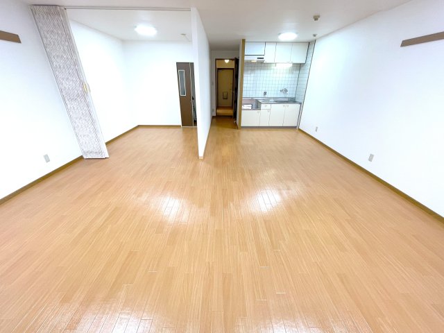 イプシロンC棟 415の居間写真