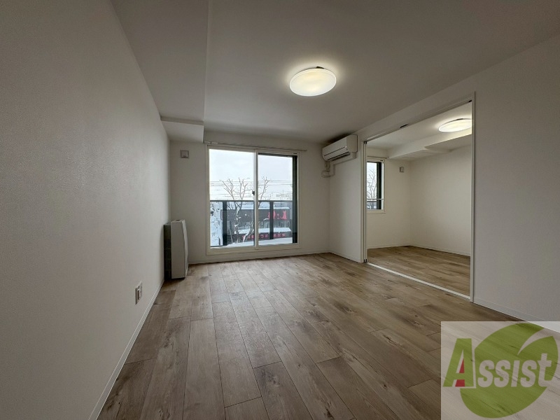 居室・リビング　広々としたリビングですね。使い勝手がよさそうですね！