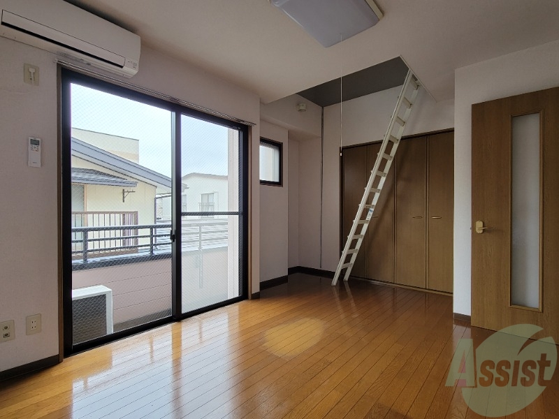 居室・リビング　お部屋もキレイで広々としたおい部屋ですよ。