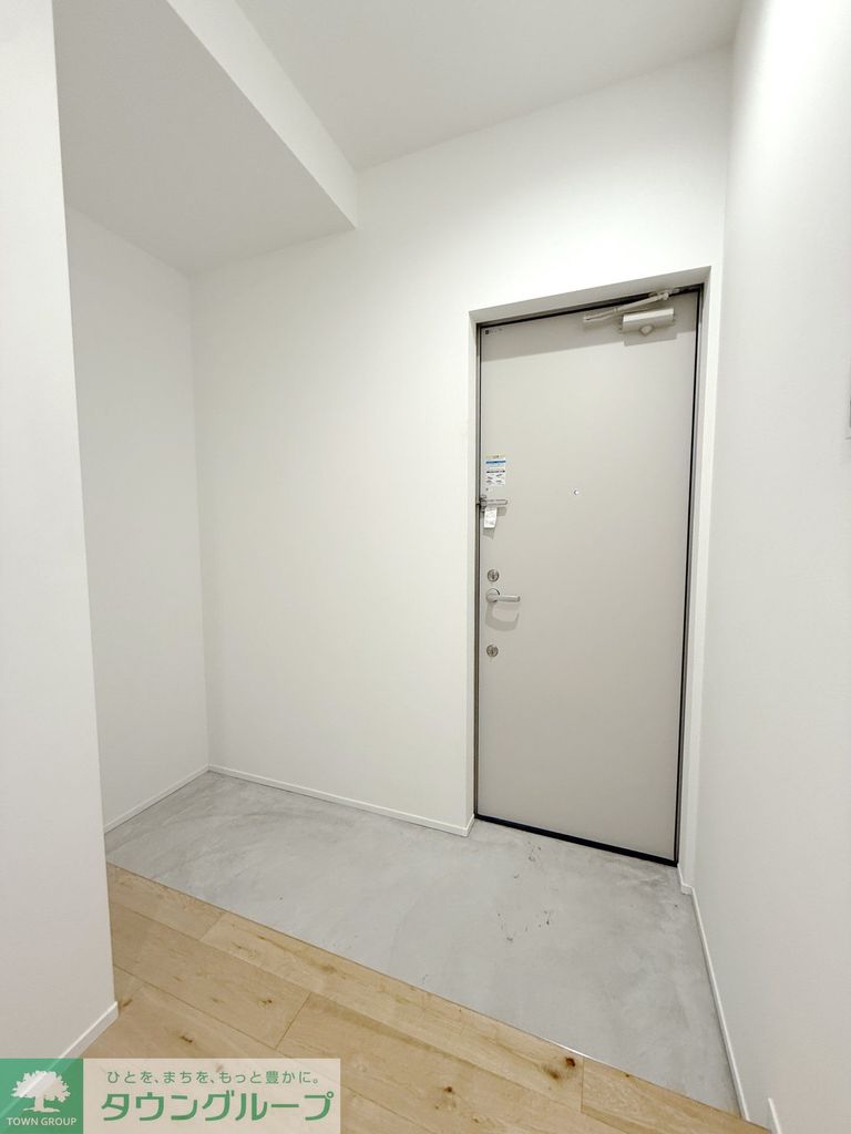 玄関　タウンハウジング調布店まで♪