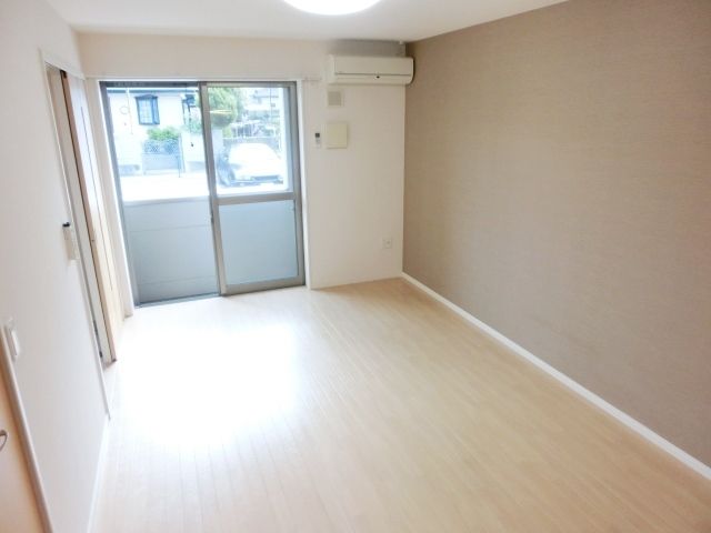 居室・リビング　お洒落なアクセントクロスです。