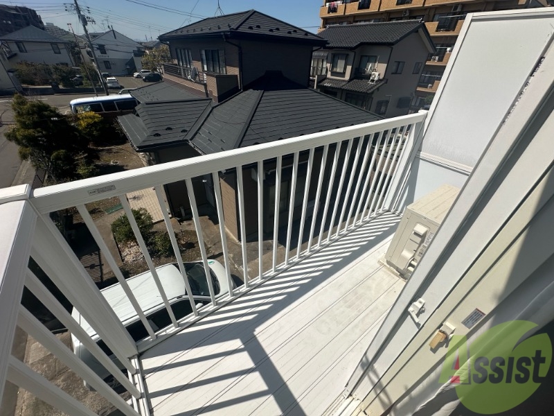 バルコニー　バルコニーが付いているので晴れた日は洗濯物が干せますね