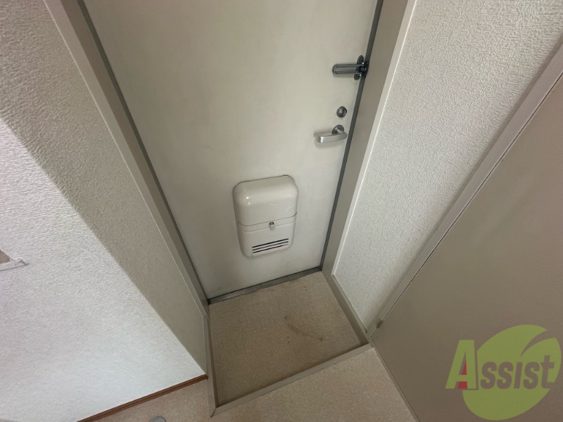 玄関　玄関でございます。毎日の出入りはこちらから。