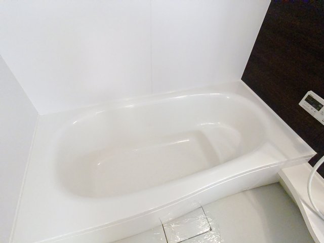 バス・シャワールーム　掲載写真は同型モデルを掲載しており実際のお部屋と仕様等が異な