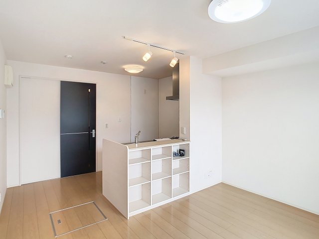 居室・リビング　掲載写真は同型モデルを掲載しており実際のお部屋と仕様等が異な