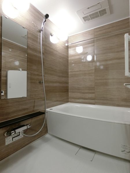 バス・シャワールーム　バスルーム