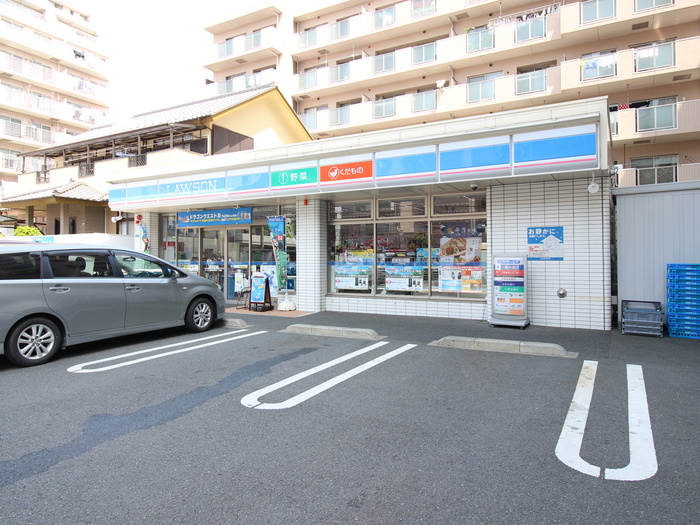 コンビニ　ローソン相模原鹿沼台一丁目店（コンビニ）まで210m
