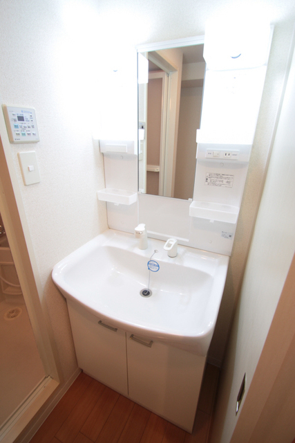 洗面設備　※別室の参考写真です