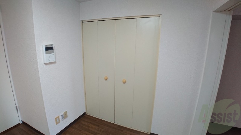収納　寝室の収納です。部屋がすっきり片付きます。