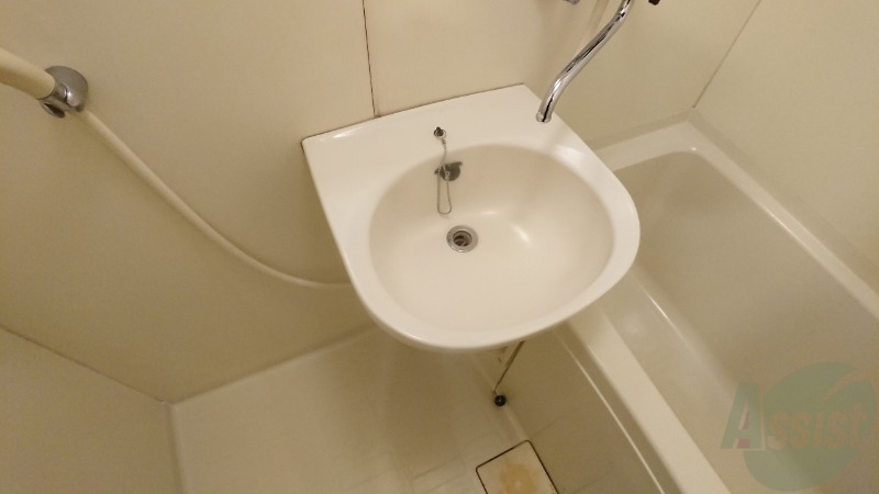 洗面設備　こちらに洗面台があります。朝の洗顔はこちらで。