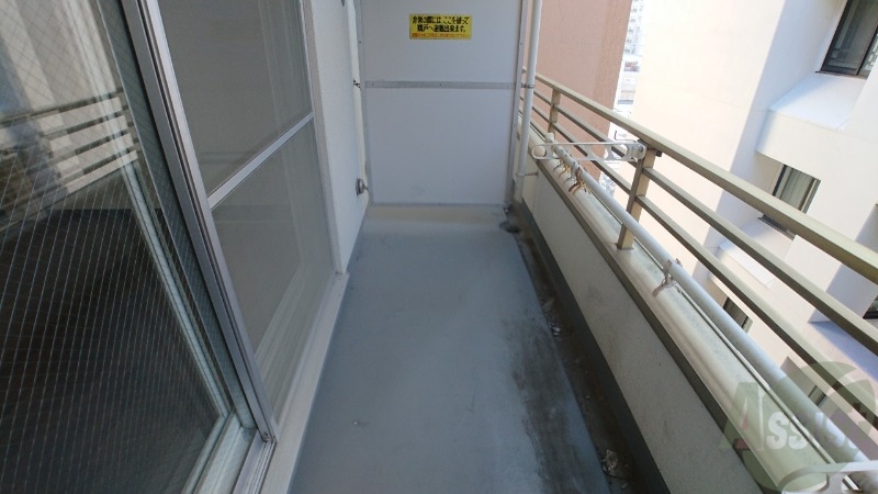 バルコニー　バルコニーが広くプチガーデニングも出来そうですね～。