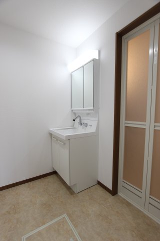 洗面設備　参考写真です。現況優先。