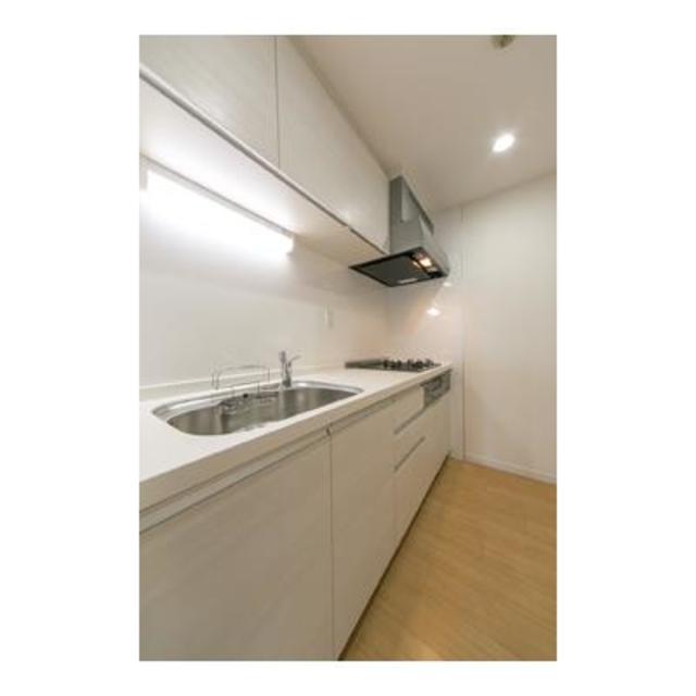 キッチン　※写真は同タイプ住戸です。