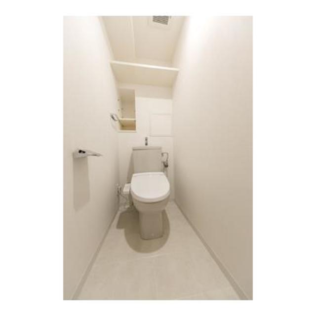 トイレ　※写真は同タイプ住戸です。