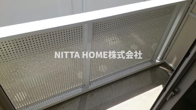 バルコニー　バルコニーから明るい日差しが差し込みます☆