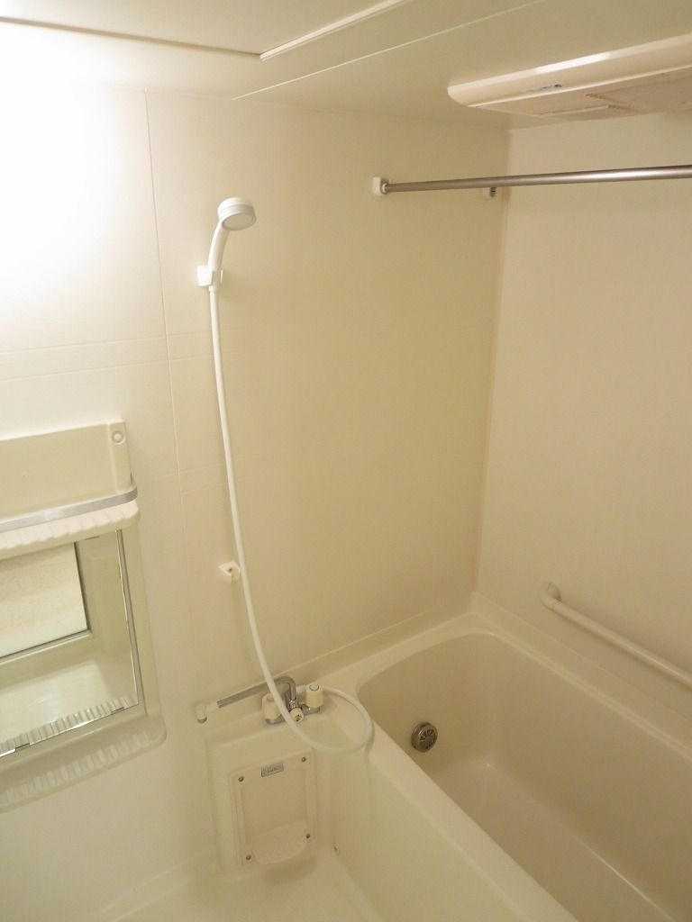 バス・シャワールーム　★南向きリビング★