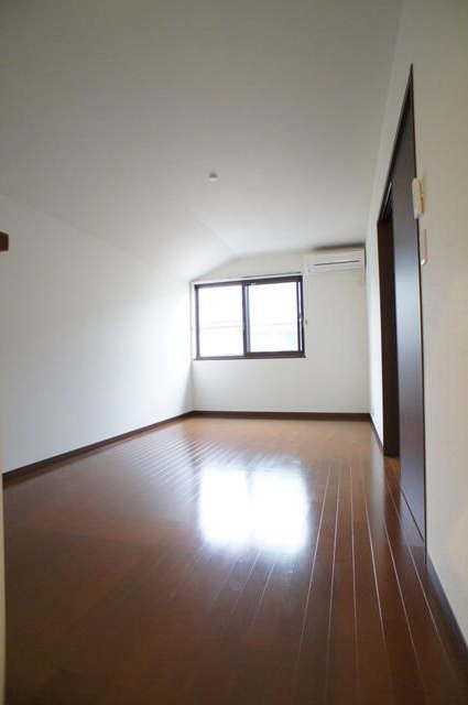 居室・リビング　☆明るい居間☆