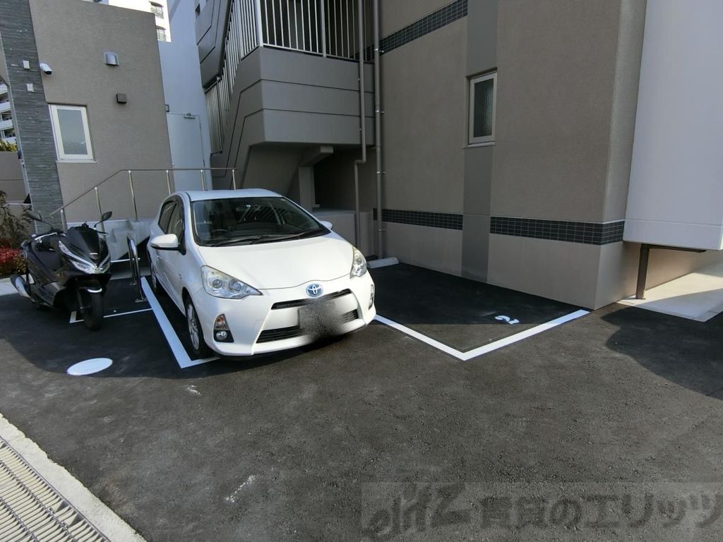 駐車場　駐車場