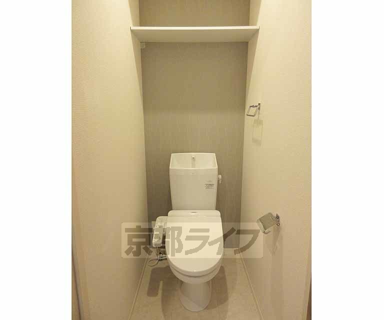 トイレ　温水洗浄便座付きです。