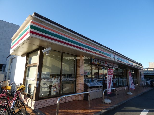 コンビニ　セブン－イレブン　熊本本荘５丁目店（コンビニ）まで302m
