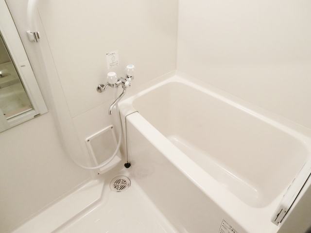 バス・シャワールーム　バスルームは広々独立です！