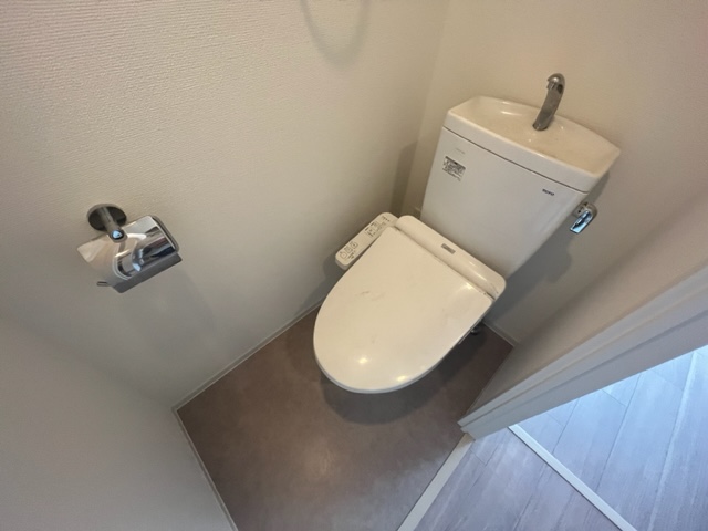 トイレ　※同施工会社のイメージ写真※