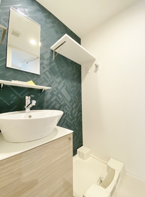 洗面設備　かわいい洗面台です