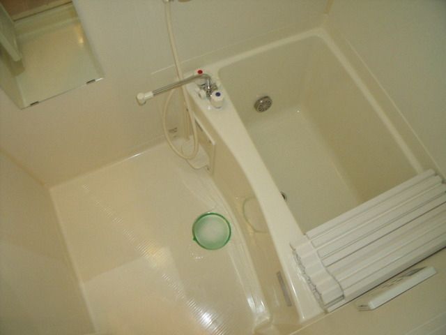 バス・シャワールーム　経済的な追い焚き機能付き