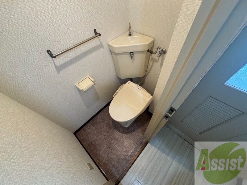 トイレ　こちらはトイレです。清潔感があり、安心して使用できます。