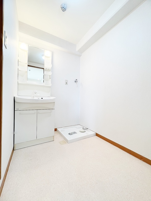 洗面設備　独立洗面台・室内洗濯機スペース