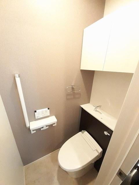 トイレ　温水洗浄便座