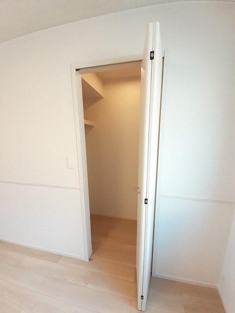 収納　ウオークインクローゼット