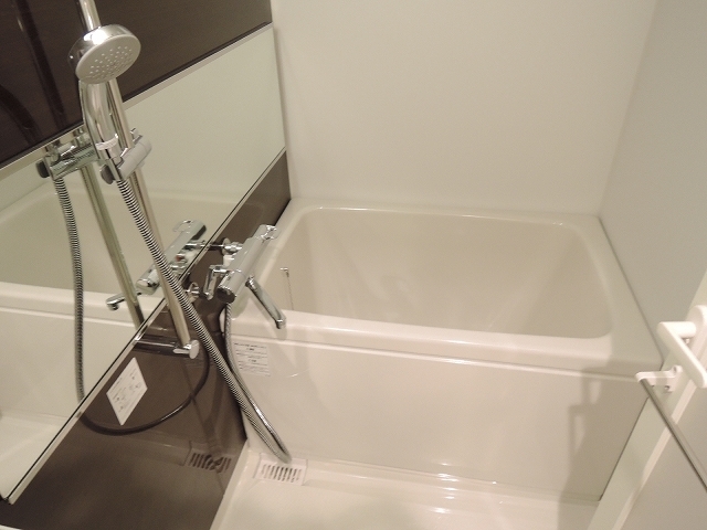 バス・シャワールーム　セパレートの浴室です