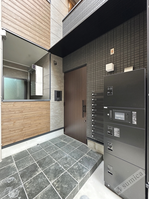 エントランス　オートロック・防犯カメラ完備・部外者シャットアウト♪