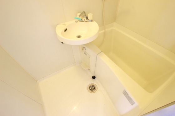 バス・シャワールーム　※別号室の写真です