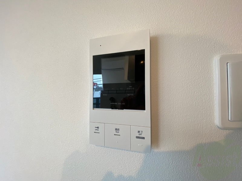 セキュリティ　ＴＶモニター付インターホンです。来客者の顔が見えるので安心！