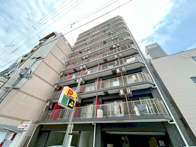 建物外観　存在感のある外観は落ちついた色合いで、堂々としていますね。