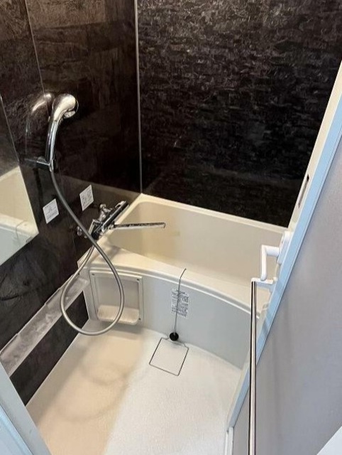 バス・シャワールーム　バスルーム