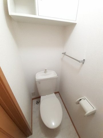 トイレ　清潔感のあるトイレです