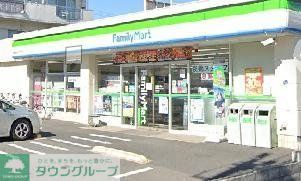 コンビニ　ファミリーマート板橋高島平七丁目店（コンビニ）まで70m